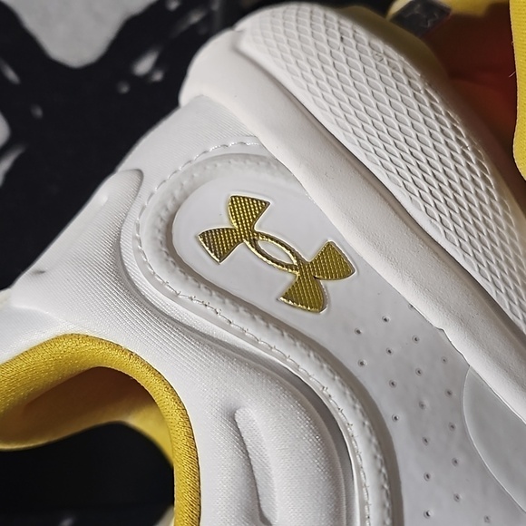 Under Armour UA Glyde MT Metal Low Cleats Size 8 NWB - Picture 3 of 12